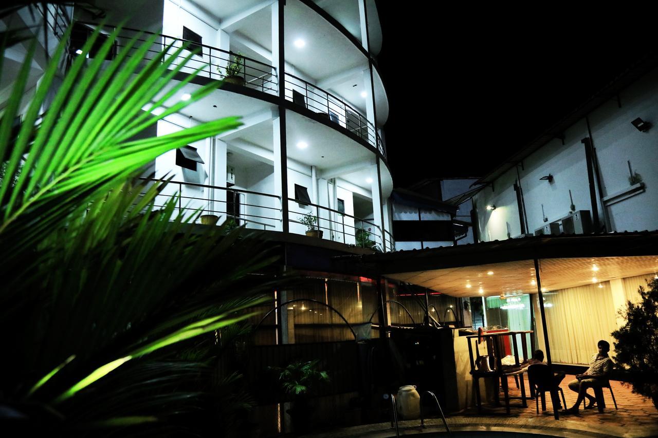 Hotel Nelly Vavuniya Dış mekan fotoğraf