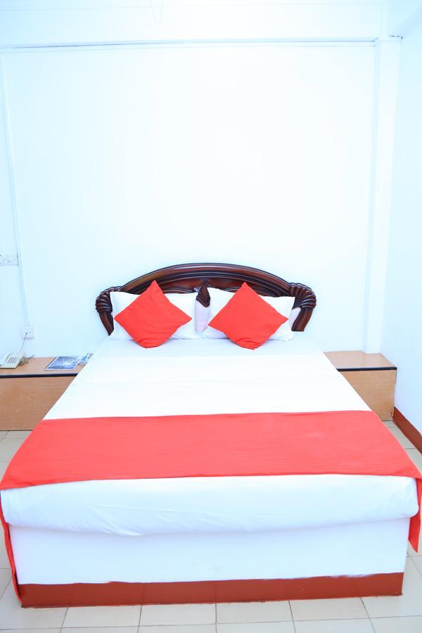 Hotel Nelly Vavuniya Dış mekan fotoğraf