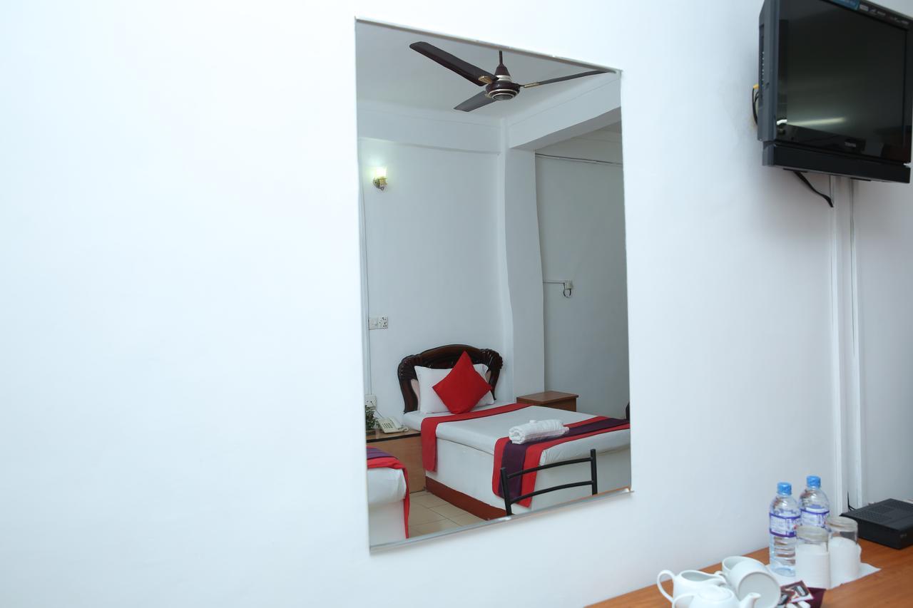 Hotel Nelly Vavuniya Dış mekan fotoğraf