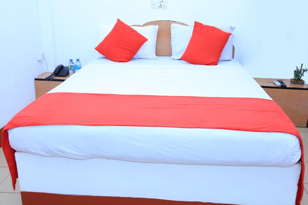 Hotel Nelly Vavuniya Dış mekan fotoğraf